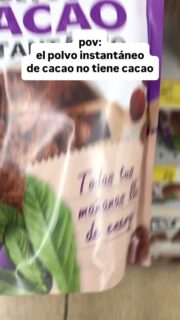 Yo quiero tomar un chocolate con leche no azúcar con leche sabor chocolate. 

DISCLAIMER: esto no es publicidad, solo mi POV. 

(Es más auspíciame 🤌)

Solamente estoy leyendo la información que está ahí. 

Y lo más heavy es que muchos cacaos en polvo del mercado ni siquiera tienen cacao. 

Para muestra un botón. 

No vamos a tocar en este post sobre el azúcar. 

Sino algo muy simple como:

Yo quiero comprar cocoa para tomar una cocoa con leche. 

Más no azúcar con leche saborizado a chocolate. 

¿Y tu?

#bienestar #salud #nutricion #saludable