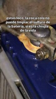 — Limpia ese sulfuro con Coca Cola — Dijo el mecánico. 
— ¿Con Coca Cola?
— Sí! Eso elimina el sulfuro de las baterías (un polvo blanco de la bateria) 
— Okay. 

Momentos después…

No me lo creo 😳

En las bebidas es donde más azúcares añadidos se consume inconscientemente. 

No creí cuando me dijo que la Coca Cola puede ser usada  en la mecanica. 

No digo que sea la mejor opción, sin embargo es una alternativa. 

Solo que al igual que los aceites vegetales (que son ingrediente principal para hacer biodiesel e incluso como combustible de emergencia, en su estado comercial) son productos ultraprocesados que se pueden llegar a consumir a diario sin conocer su poder de destrucción. 

Luego probablemente “aparezcan” malestares dolores u otra síntoma que no te guste y culpes a otros factores y quieres solucionarlo con una pastilla.💊 

Solo con el sentido común, piensas que esa es la solución…?

Pero bueno, al final del día cada cuál 👍

#bienestar #salud #nutricion #saludable