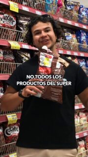 En los supermercados abundan productos que parecen alimentos, pero en realidad ofrecen poco valor nutricional. 

Cereales azucarados, snacks y versiones light pueden llenar el estómago, pero no aportan lo esencial para la salud. 

Nuestro cuerpo, mente y espíritu necesitan nutrientes reales: proteínas y grasas animales que sostienen hormonas, músculos y cerebro. 

No toda comida nutre; algunos productos solo entretienen al paladar.

Y elegir bien significa construir verdaderamente quiénes somos desde dentro.

#salud #bienestar #nutricion #saludable